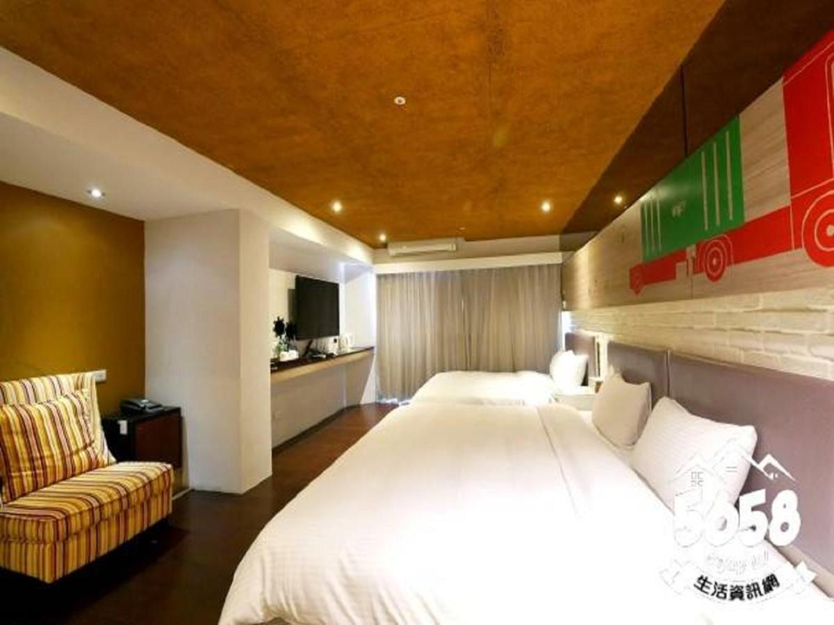 R8 Eco Hotel Kaohsiung Exterior photo