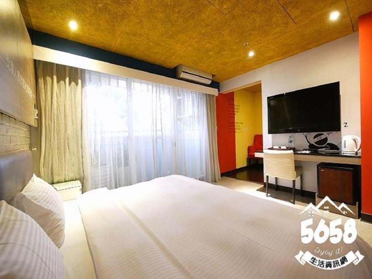 R8 Eco Hotel Kaohsiung Exterior photo