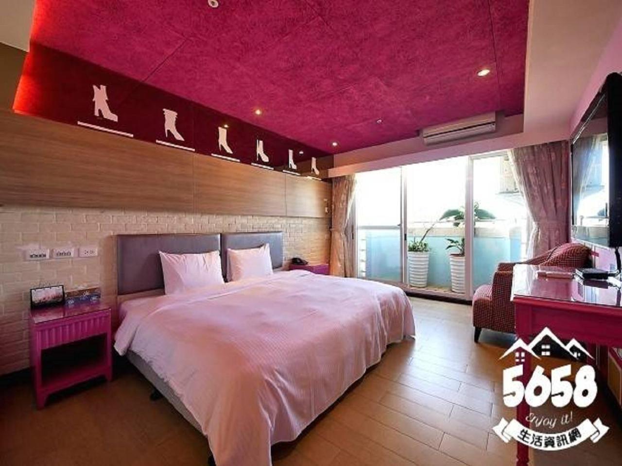 R8 Eco Hotel Kaohsiung Exterior photo