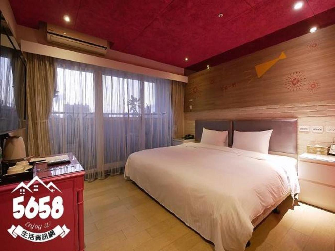 R8 Eco Hotel Kaohsiung Exterior photo