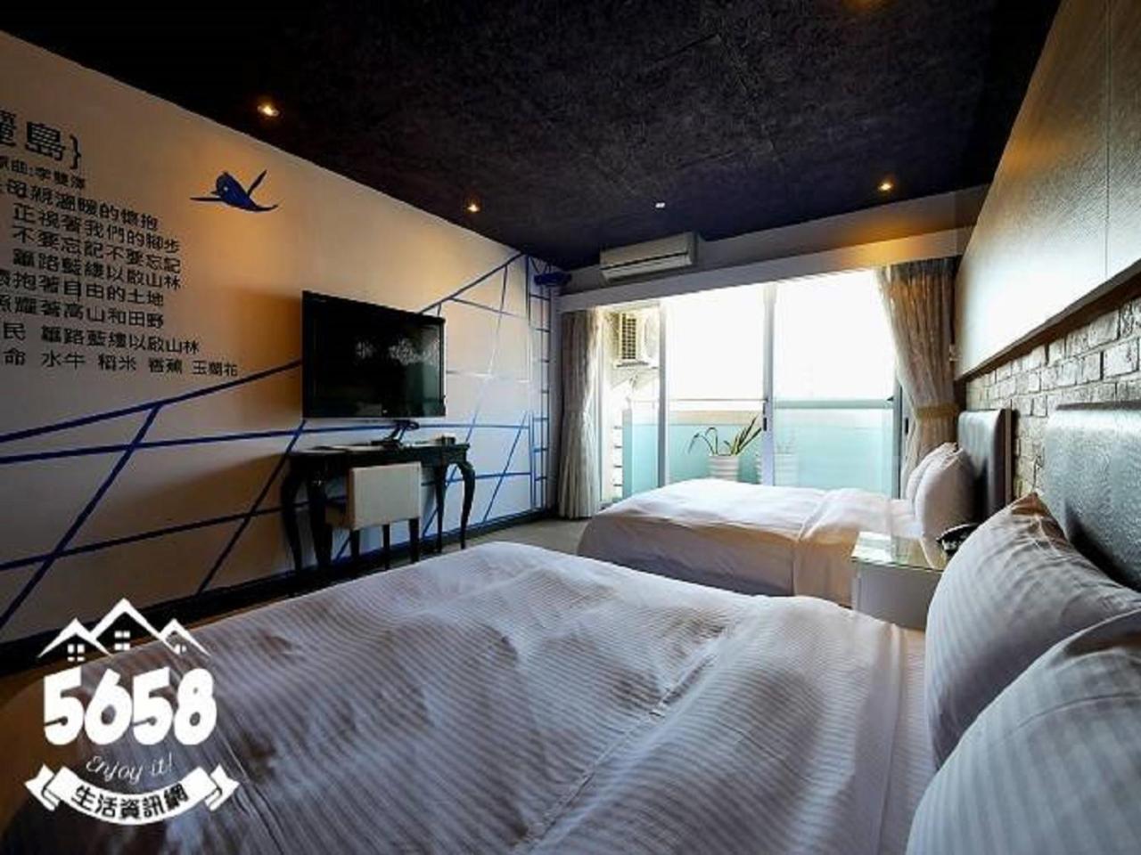 R8 Eco Hotel Kaohsiung Exterior photo