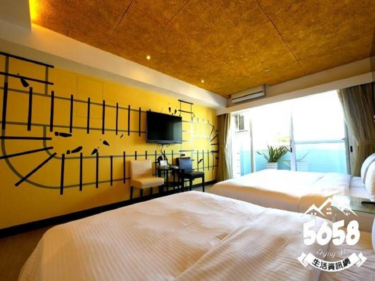 R8 Eco Hotel Kaohsiung Exterior photo