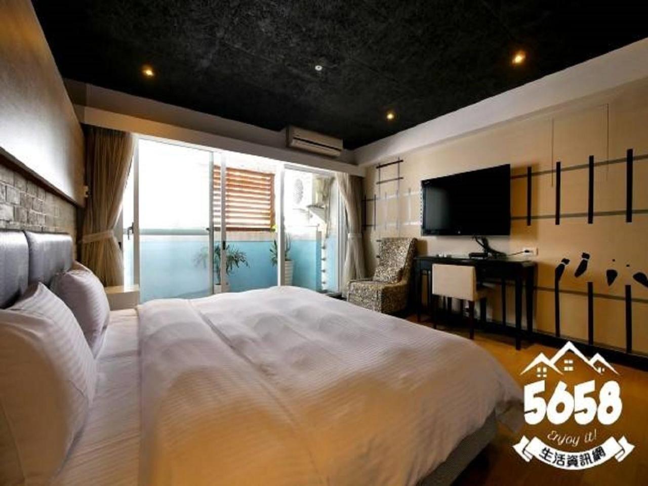 R8 Eco Hotel Kaohsiung Exterior photo