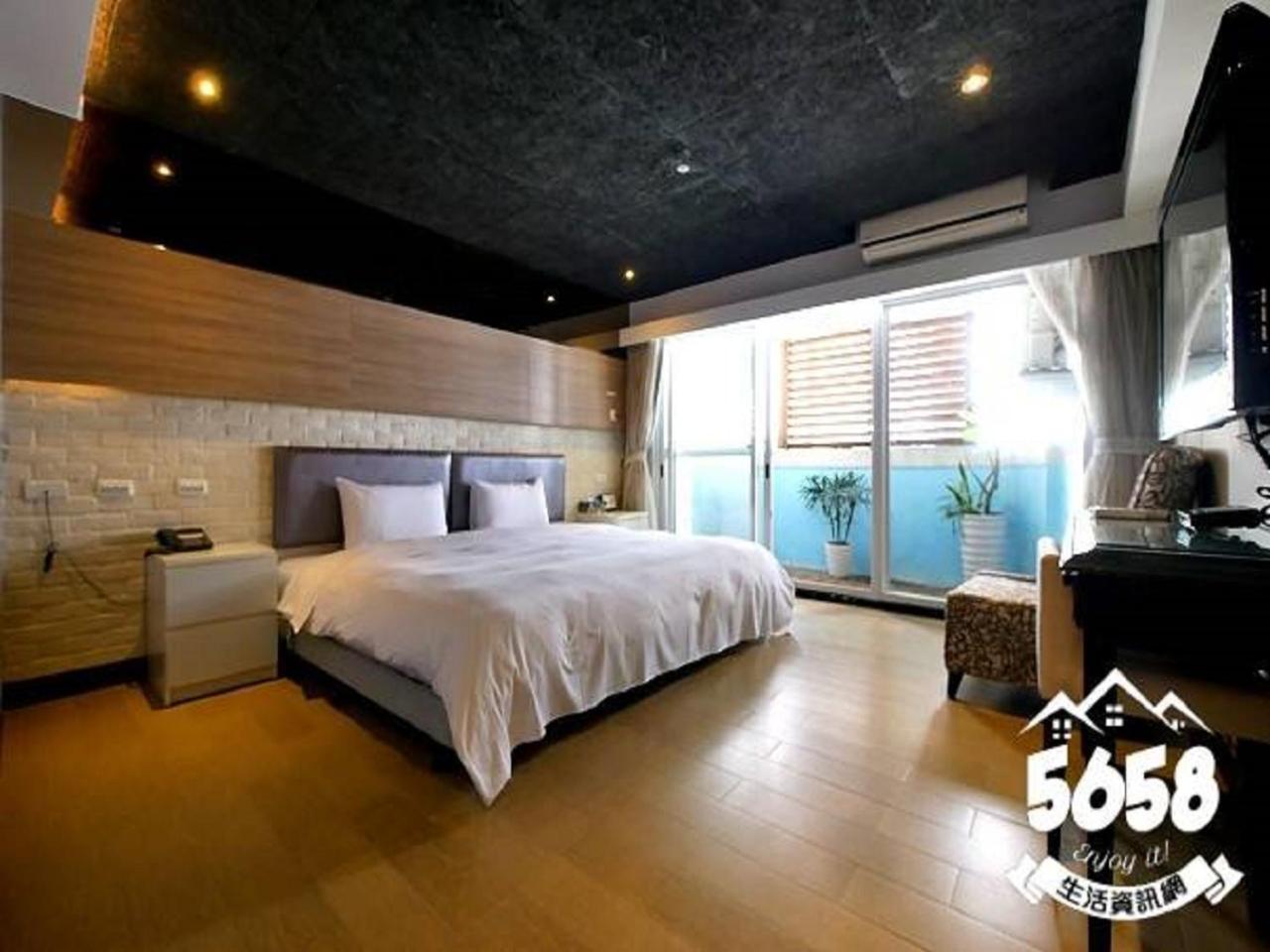 R8 Eco Hotel Kaohsiung Exterior photo